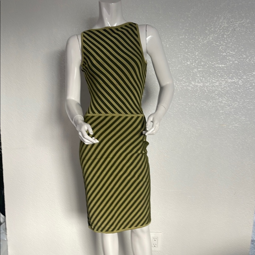 Green Sleeveless Midi Sheath Dress with Bateau Neckline